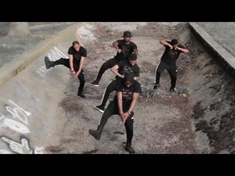 BBHMM: Stroll Off