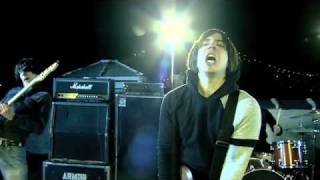 ARMOR FOR SLEEP "Car Underwater" (Official Music Video)